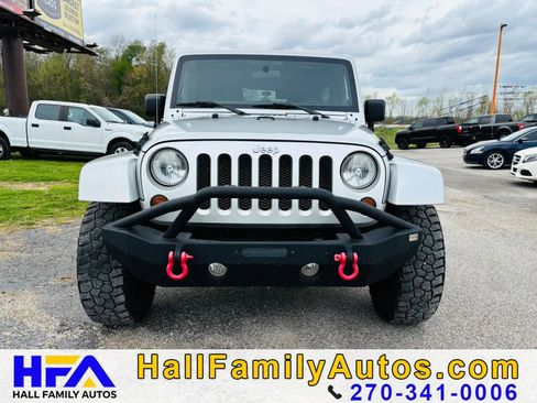 Used 2012 Jeep Wrangler Unlimited Sahara w/ Connectivity Group image 8