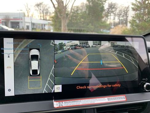 New 2025 Toyota Prius Plug-In Hybrid FWD image 22