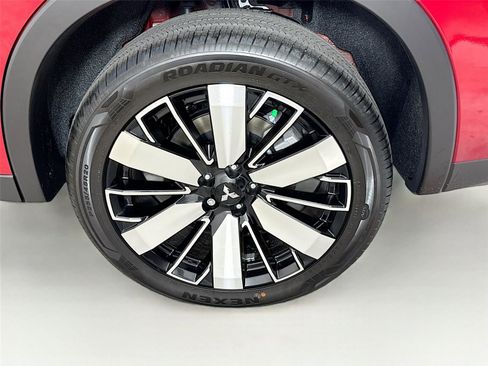 New 2025 Mitsubishi Outlander SE image 30