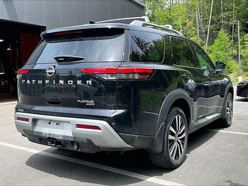 Used 2023 Nissan Pathfinder Platinum w/ Cargo Package AWD/4WD image 4