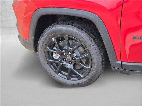 New 2026 Jeep Compass Latitude image 10