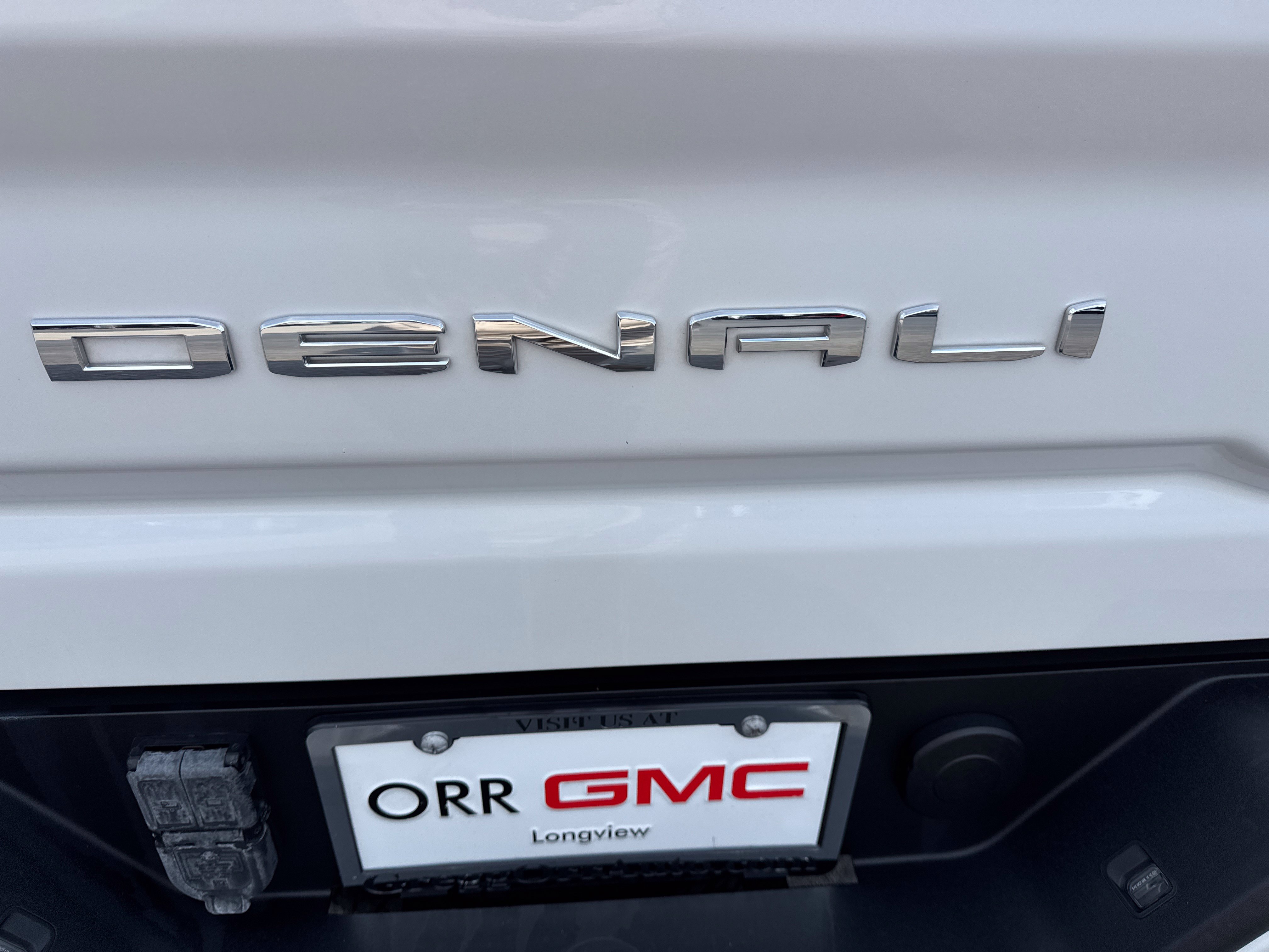 Used 2025 GMC Sierra 2500 Denali w/ Denali Reserve Package AWD/4WD image 11