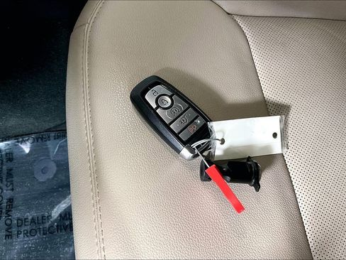 Used 2023 Ford Explorer Limited image 10