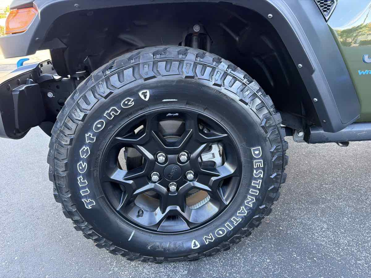 Used 2023 Jeep Wrangler Unlimited w/ 8.4" Radio Group AWD/4WD image 39