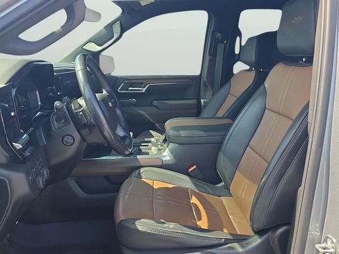 Used 2024 Chevrolet Silverado 1500 High Country w/ Technology Package image 88