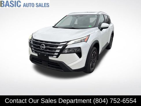 Used 2024 Nissan Rogue SV w/ SV Premium Package image 1