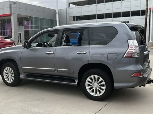 Used 2016 Lexus GX 460 w/ Premium Package AWD/4WD image 4