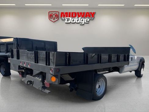 Used 2013 Ford F550 4x4 SuperCab Super Duty w/ Payload Upgrade Pkg image 4