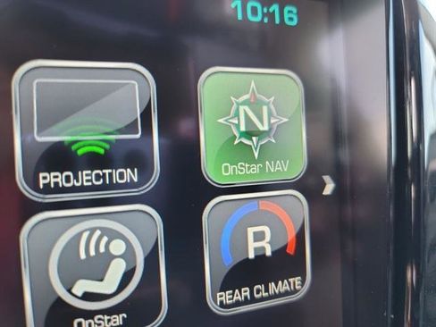 Used 2018 Chevrolet Traverse LT image 18