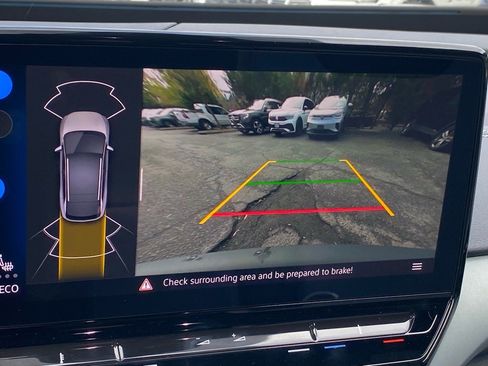 Certified 2024 Volkswagen ID.4 2WD image 12