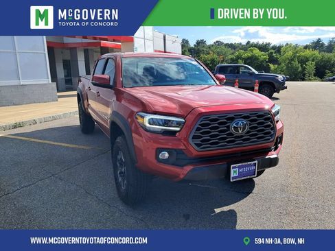 Used 2023 Toyota Tacoma TRD Off-Road w/ Technology Package AWD/4WD image 9