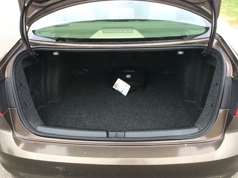 Used 2015 Volkswagen Jetta SE FWD image 10
