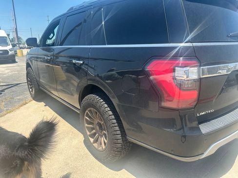 Used 2021 Ford Expedition Limited AWD/4WD image 3