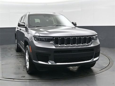 New 2025 Jeep Grand Cherokee L Laredo image 10
