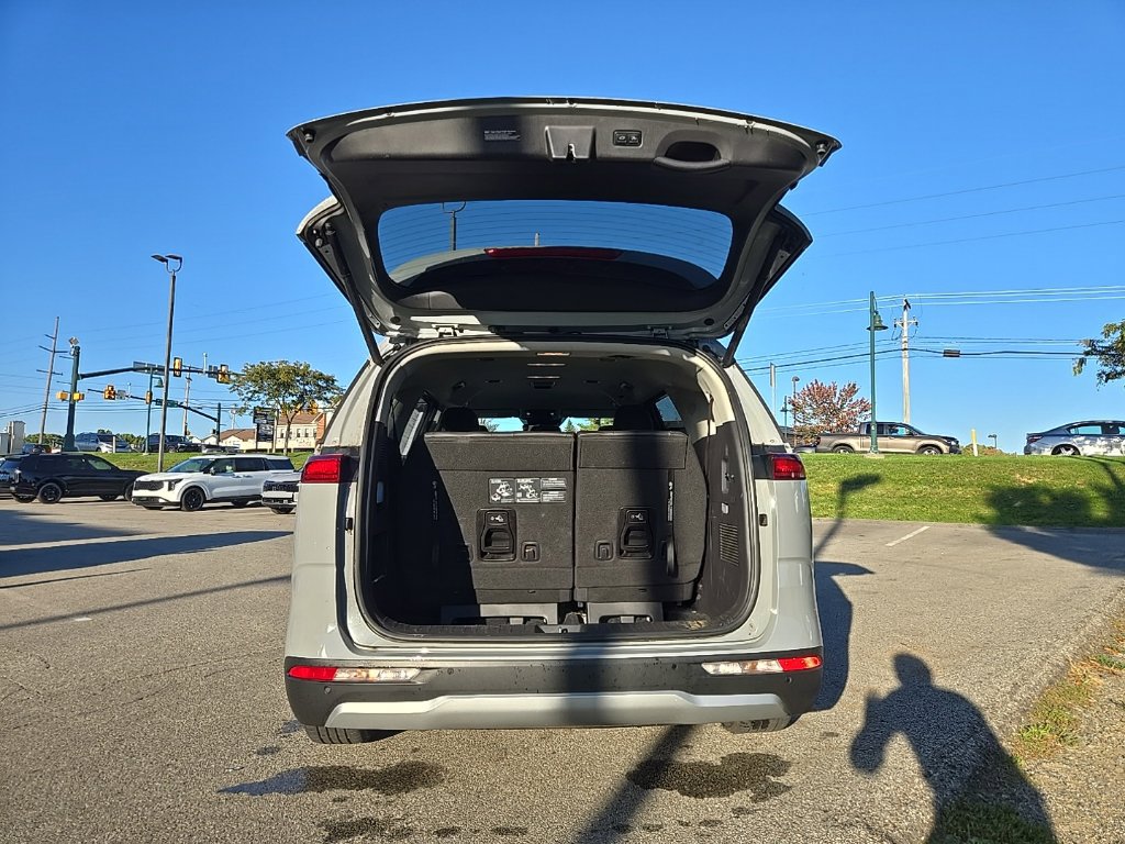 Certified 2024 Kia Carnival EX FWD image 5