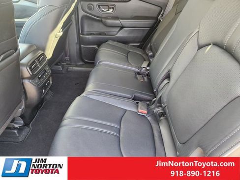 Used 2023 Honda Pilot Elite image 32