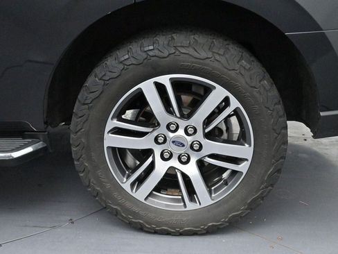 Used 2022 Ford Expedition Limited AWD/4WD image 42