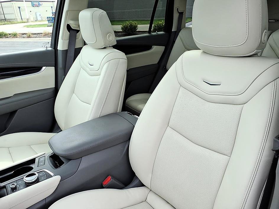 Used 2024 Cadillac XT6 Premium Luxury w/ LPO, Floor Liner Package AWD/4WD image 18