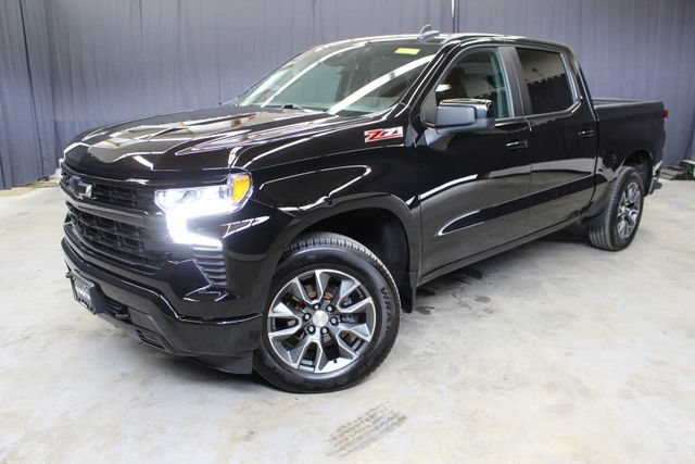 Used 2023 Chevrolet Silverado 1500 RST w/ Z71 Off-Road Package AWD/4WD image 3