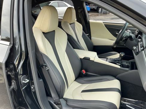 Used 2023 Lexus ES 300h F Sport w/ Accessory Package (Z2) image 22