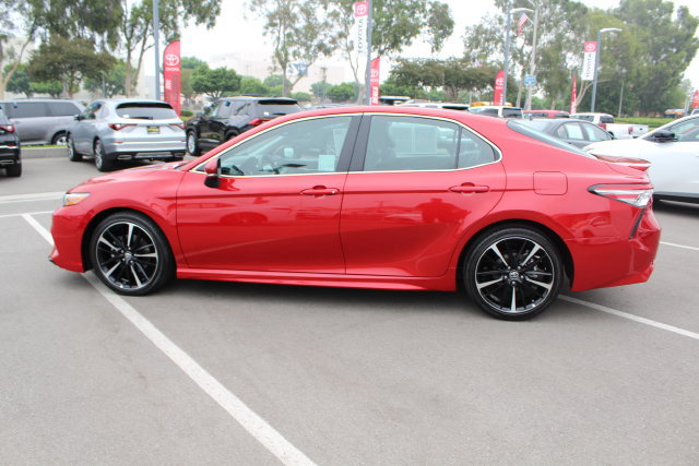 Used 2019 Toyota Camry XSE FWD image 7