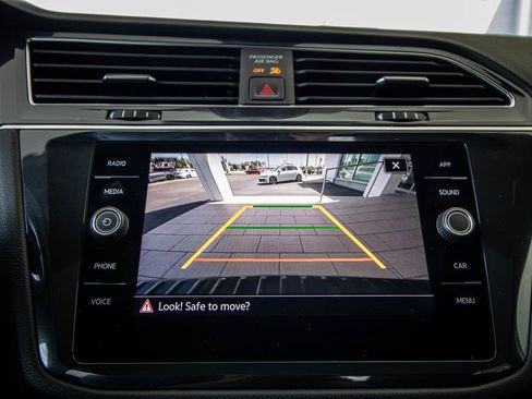 Certified 2023 Volkswagen Tiguan SE R-Line FWD image 44