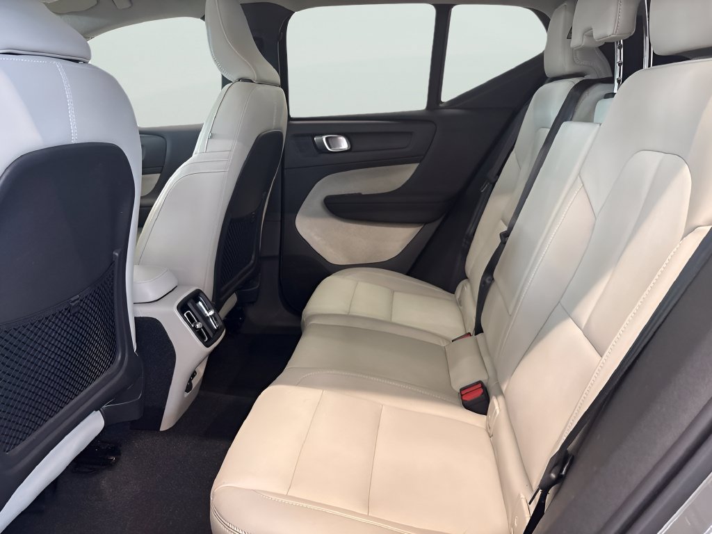 Used 2021 Volvo XC40 T5 Inscription AWD/4WD image 16