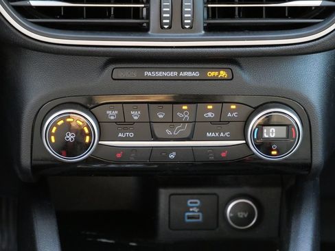 Certified 2021 Ford Escape SE w/ SE Sport Appearance Package AWD/4WD image 18