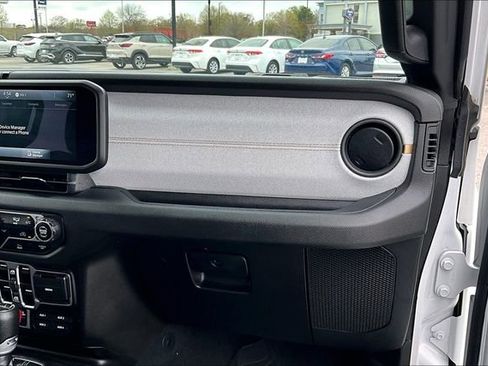 Used 2024 Jeep Gladiator Sport image 21