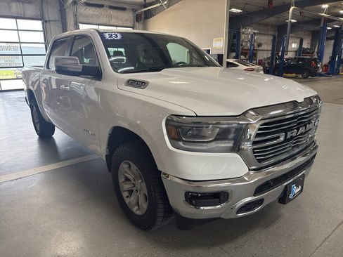 Used 2023 RAM 1500 Laramie AWD/4WD image 4