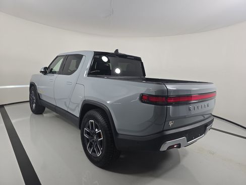 Used 2023 Rivian R1T Adventure image 3