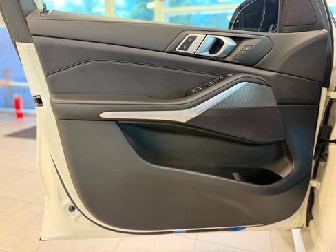 Used 2022 BMW X5 xDrive40i w/ M Sport Package AWD/4WD image 18
