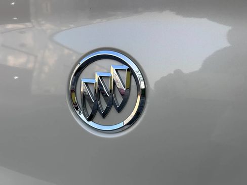 Used 2011 Buick Lucerne CX FWD image 6