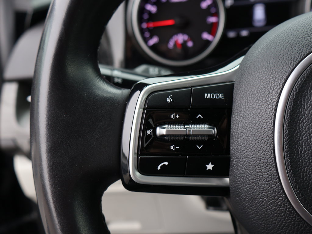 Certified 2023 Kia Carnival EX FWD image 18