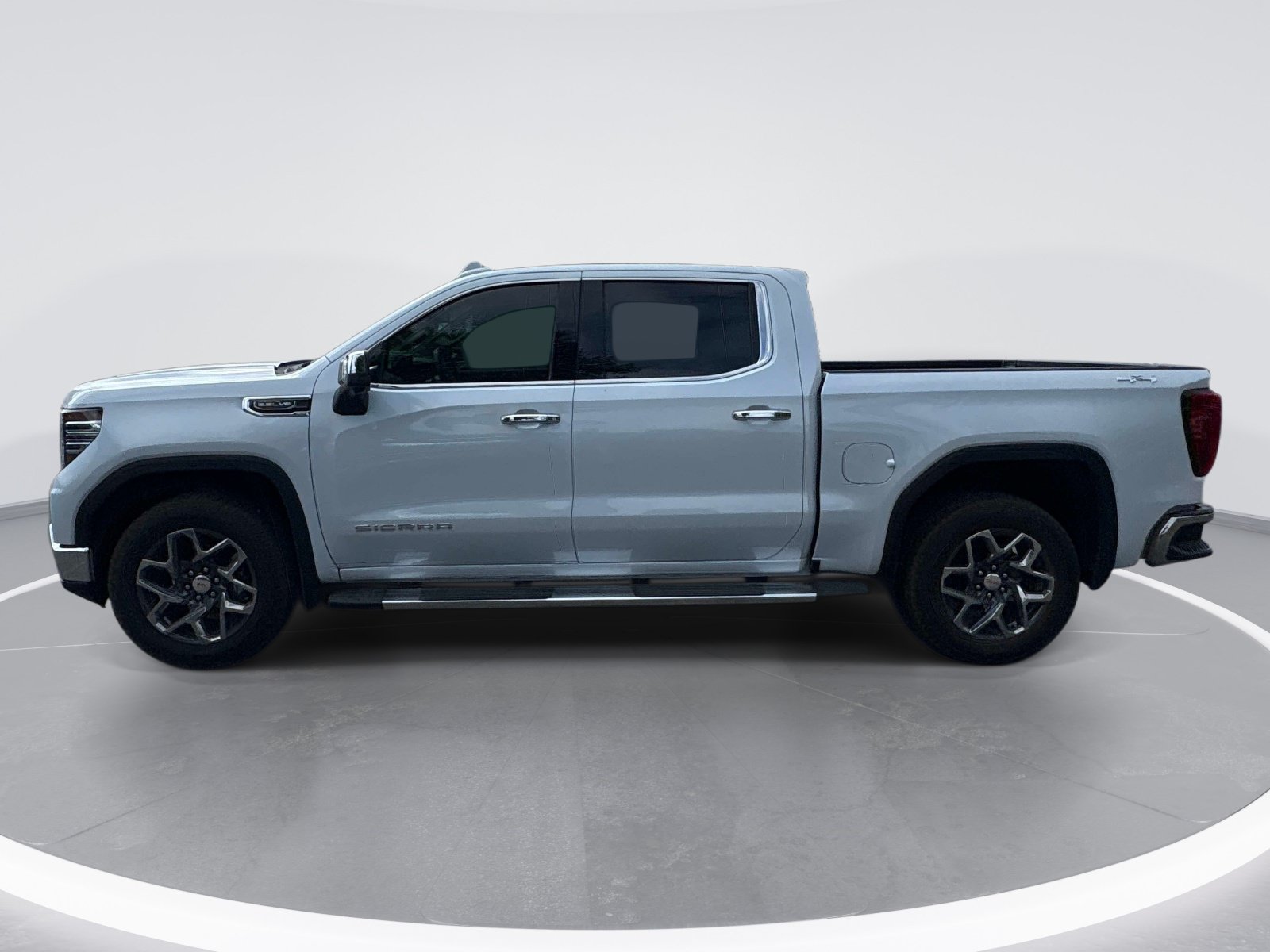 Used 2026 GMC Sierra 1500 SLT w/ SLT Premium Plus Package AWD/4WD image 5