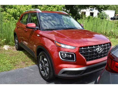 New 2025 Hyundai Venue Limited image 4