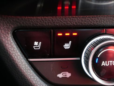 Certified 2025 Acura ADX A-Spec image 28