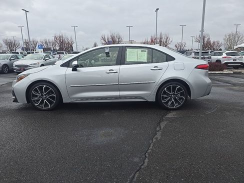 Used 2020 Toyota Corolla XSE image 6