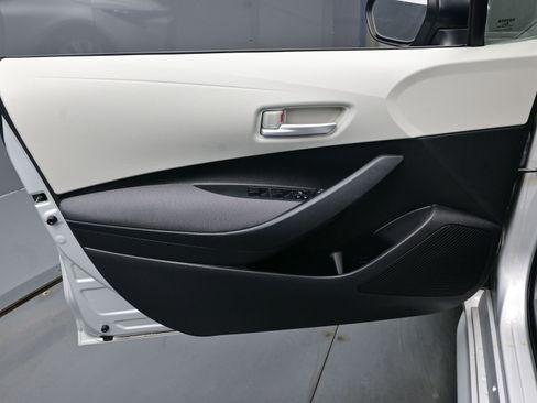 Used 2020 Toyota Corolla LE image 9