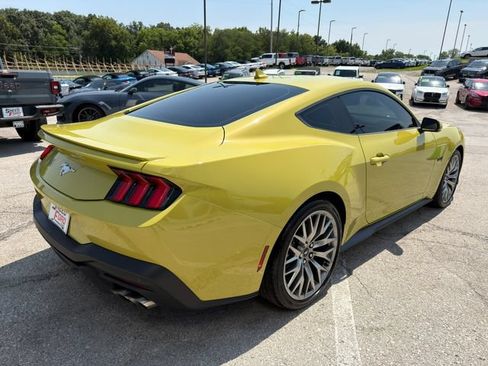 Used 2025 Ford Mustang Premium RWD image 7