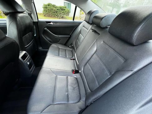 Used 2011 Volkswagen Jetta SE image 11