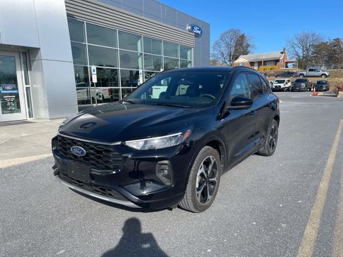 Used 2023 Ford Escape ST-Line Select w/ Tech Pack #2 image 2