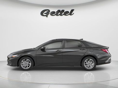 New 2026 Hyundai Elantra SEL Sport Premium FWD image 2