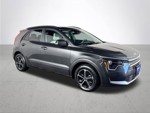 New 2025 Kia Niro EX image 4