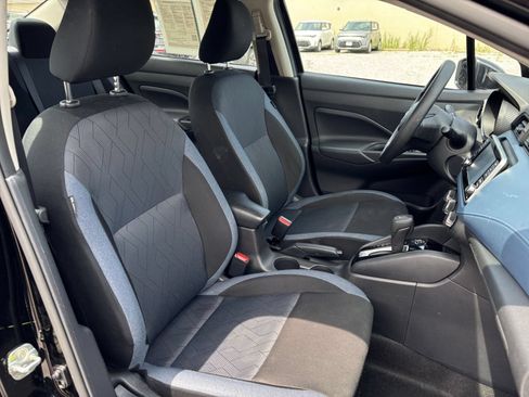 Used 2025 Nissan Versa SV FWD image 33