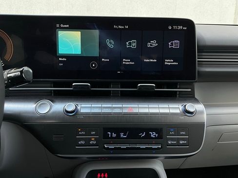 Used 2025 Hyundai Kona SEL image 27