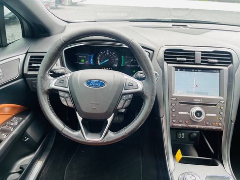 Used 2019 Ford Fusion Titanium FWD image 27