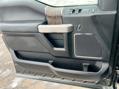 Used 2019 Ford F350 Lariat w/ Chrome Package image 30