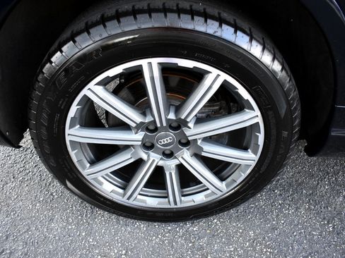 Used 2018 Audi Q7 3.0T Prestige w/ Prestige Package image 41