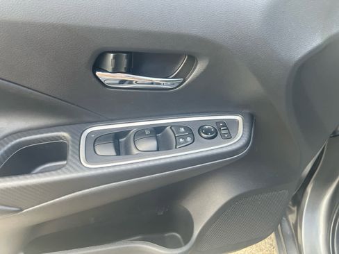 Used 2025 Nissan Versa SR w/ Trunk Package image 17